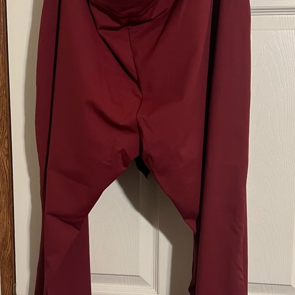 Zuda legging 5x with tie in front very soft NWOT burgundy - Picture 3 of 5